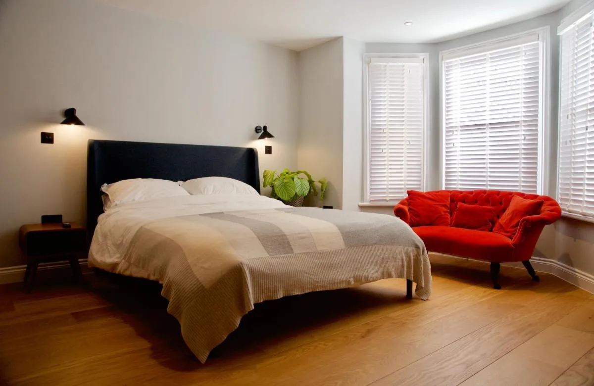 Image 4 of Stylish Studio Apartment, ensuite, kitchenette