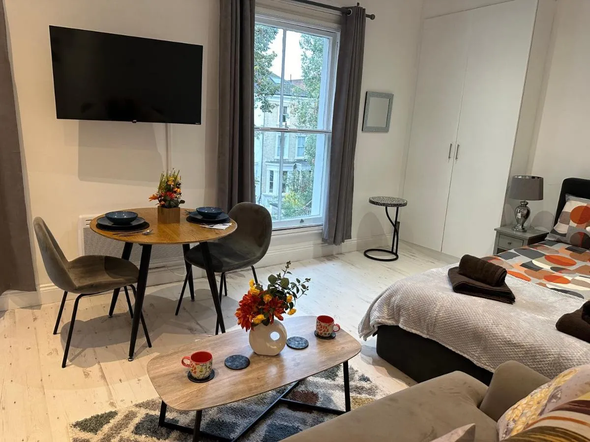 Image 5 of Stylish Studio Escape in West London