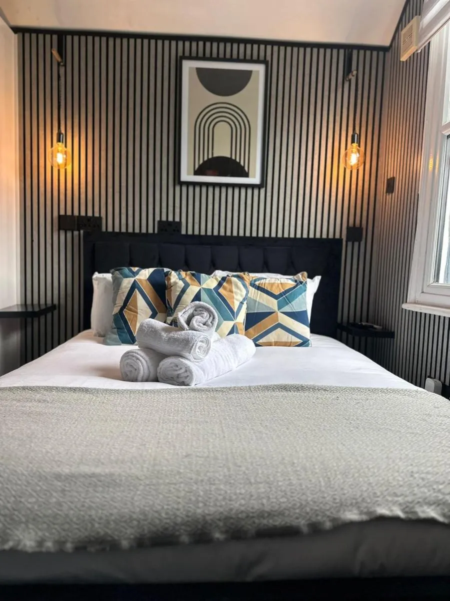 Image 5 of Stylish Studio in London