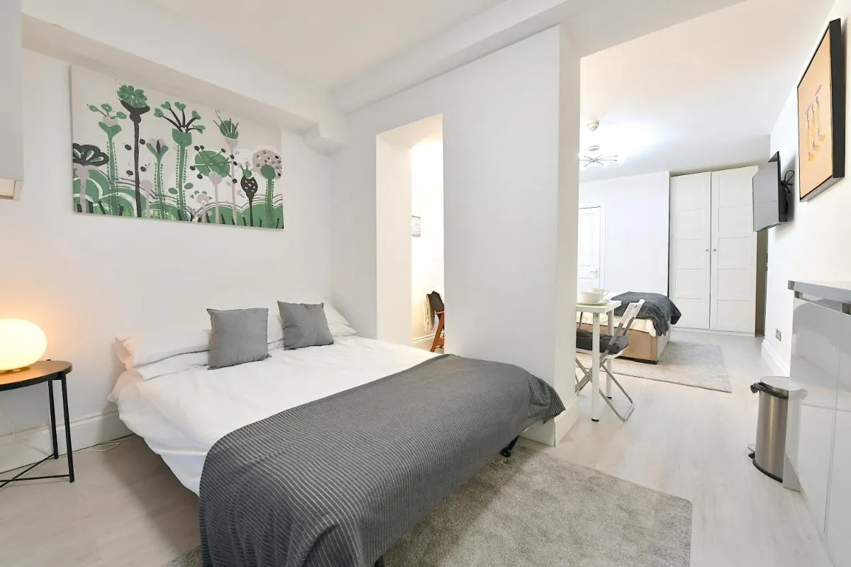 Image 4 of Stylish Studios by Luxestays Shepherds Bush