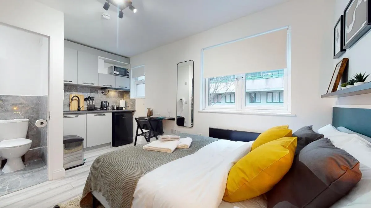 Image 3 of Stylish Studios near Regents Park!