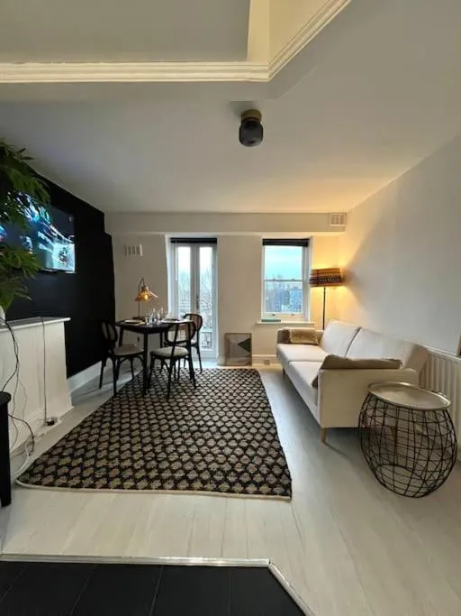 Image 5 of Stylish Urban Retreat in London