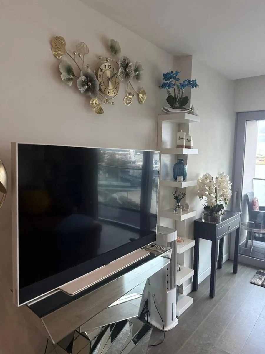 Image 5 of Stylish & Spacious 2BR 2BA, 02 Greenwich