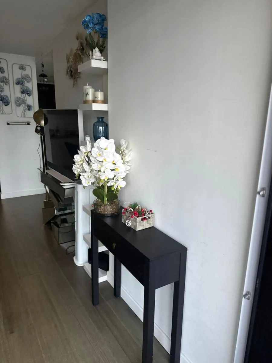 Image 4 of Stylish & Spacious 2BR 2BA, 02 Greenwich