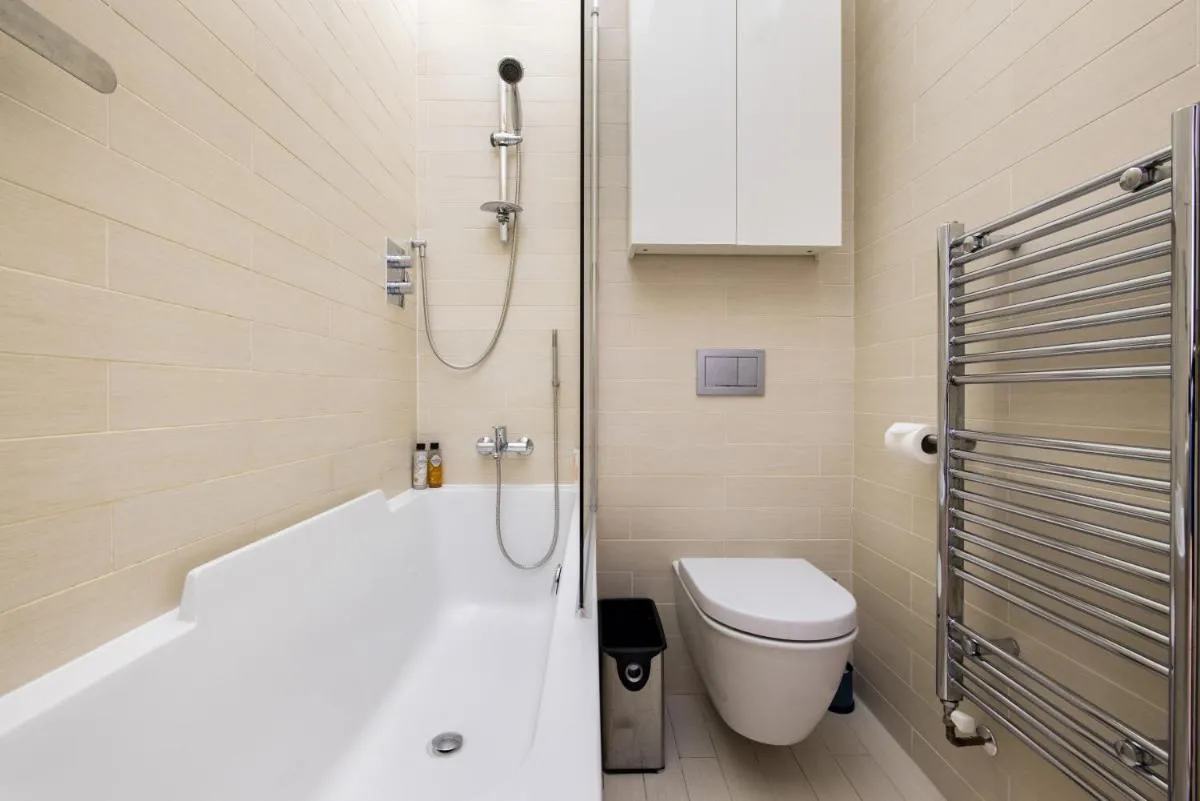 Image 3 of Stylish & Spacious Notting Hill Loft