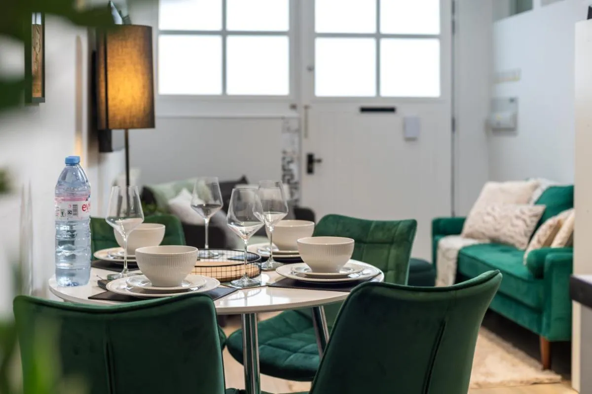 Image 4 of Stylish and Modern 2 Bedroom Flat, Finsbury Park, Sleeps up to 6 guests 3 double beds, Near Emirates Stadium