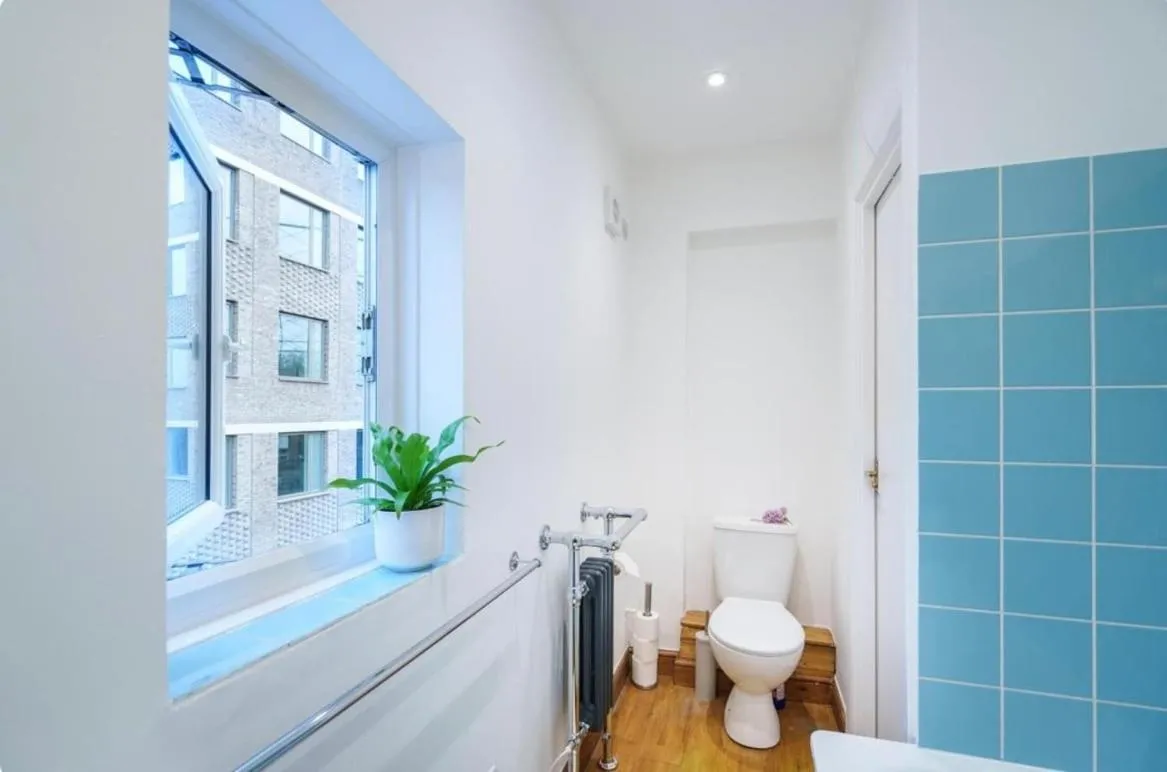 Image 3 of Stylish and Spacious Peckham Flat