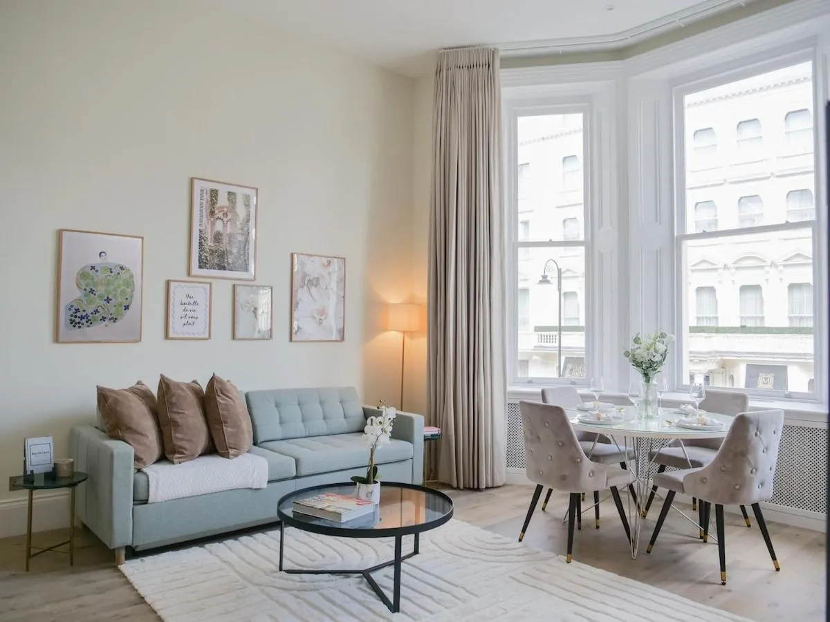 Image 3 of Stylish and central 1 bedroom apartment