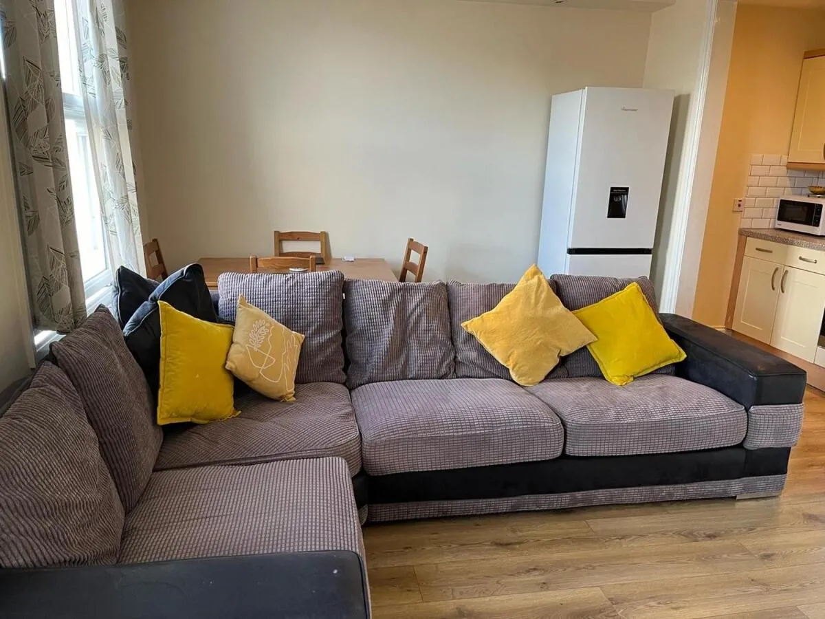 Image 3 of Stylish and cosy 1-bed flat