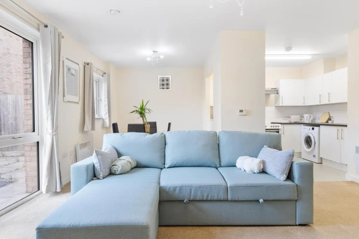 Image 4 of Stylish and spacious 2 bed apartment