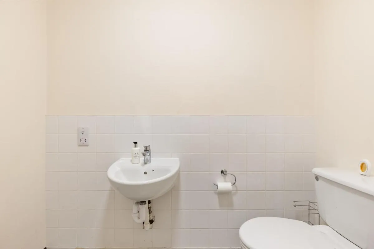 Image 3 of Stylish and spacious 2 bed apartment