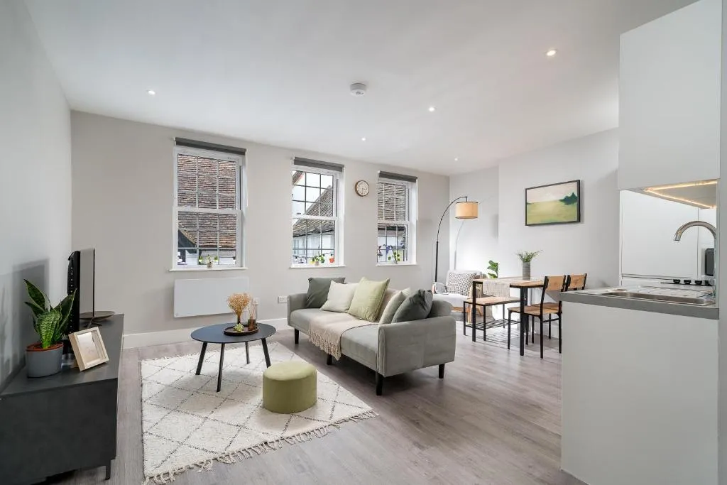 Image 1 of Stylish apartment in the heart of Kingston Town Centre