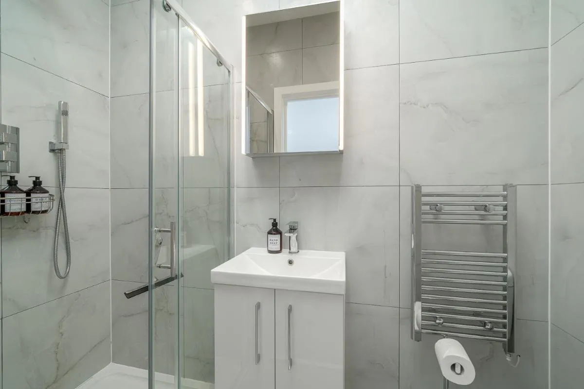 Image 4 of Stylish apartment in the heart of Kingston Town Centre