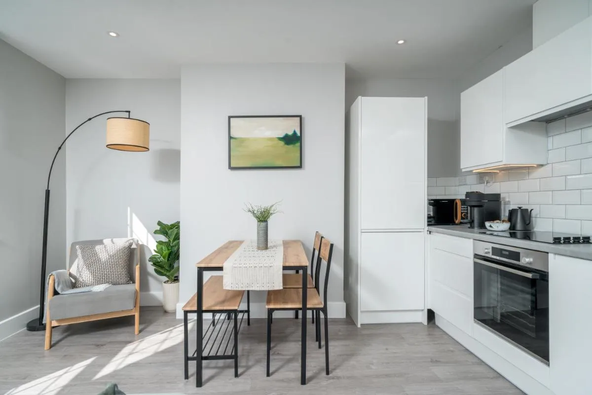 Image 3 of Stylish apartment in the heart of Kingston Town Centre
