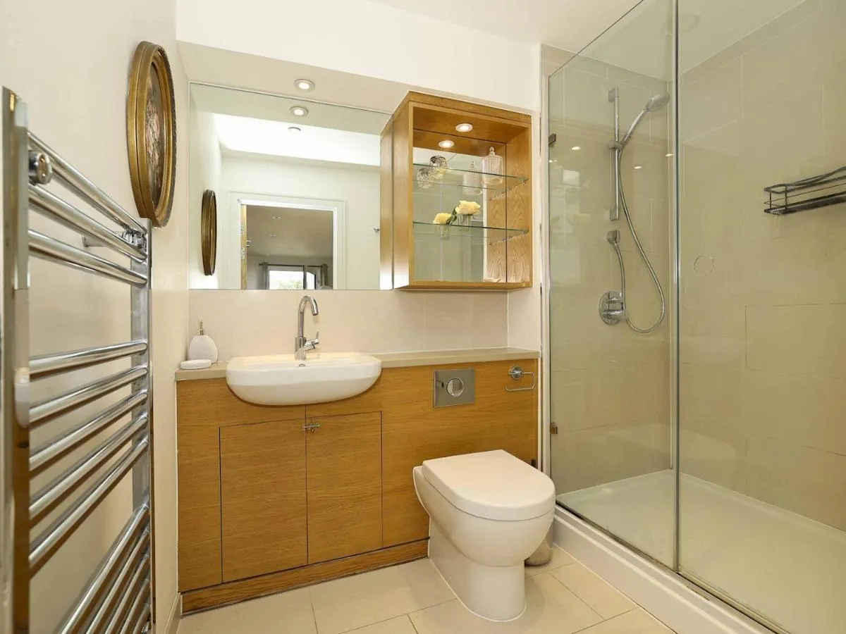 Image 3 of Stylish comfortable apartment in central Kingston – Pass the Keys
