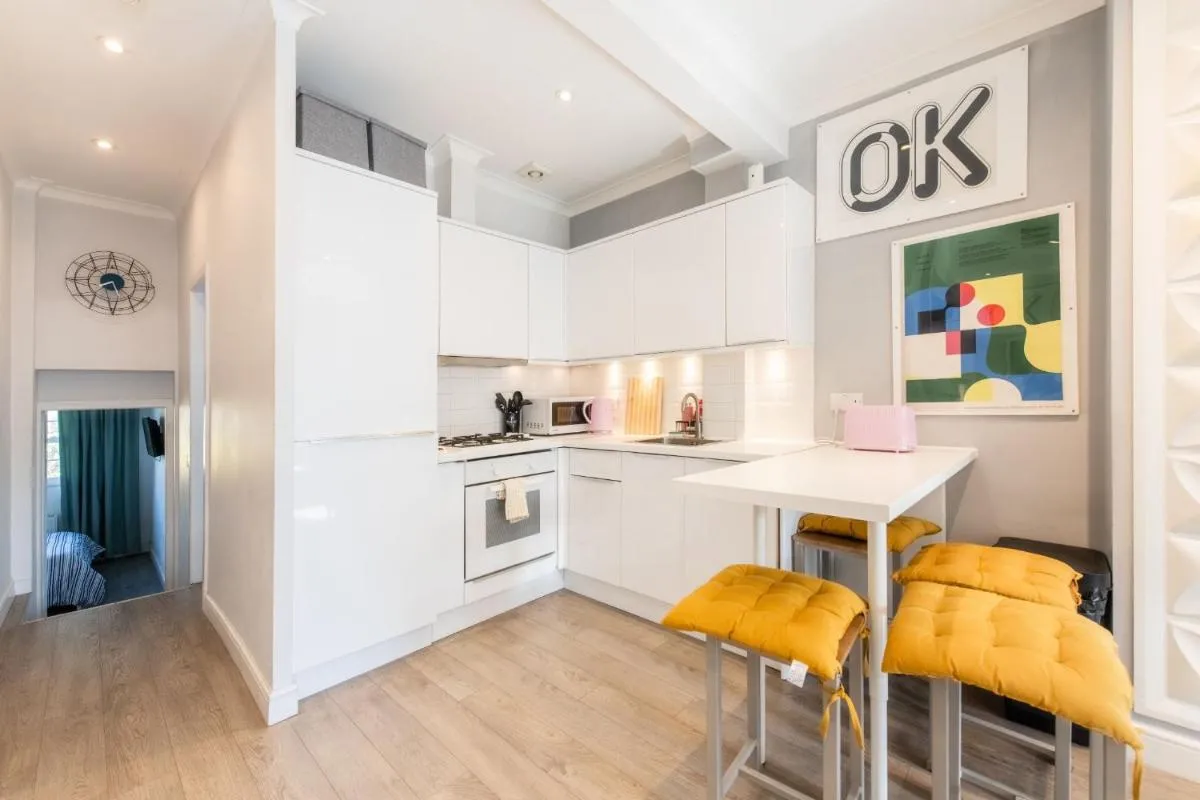 Image 4 of Stylish flat in West Hampstead