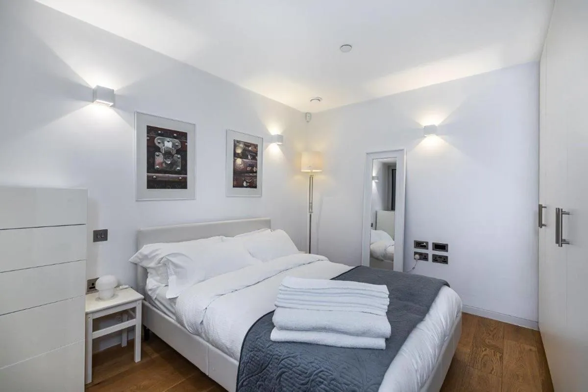 Image 5 of Stylish house with superb space