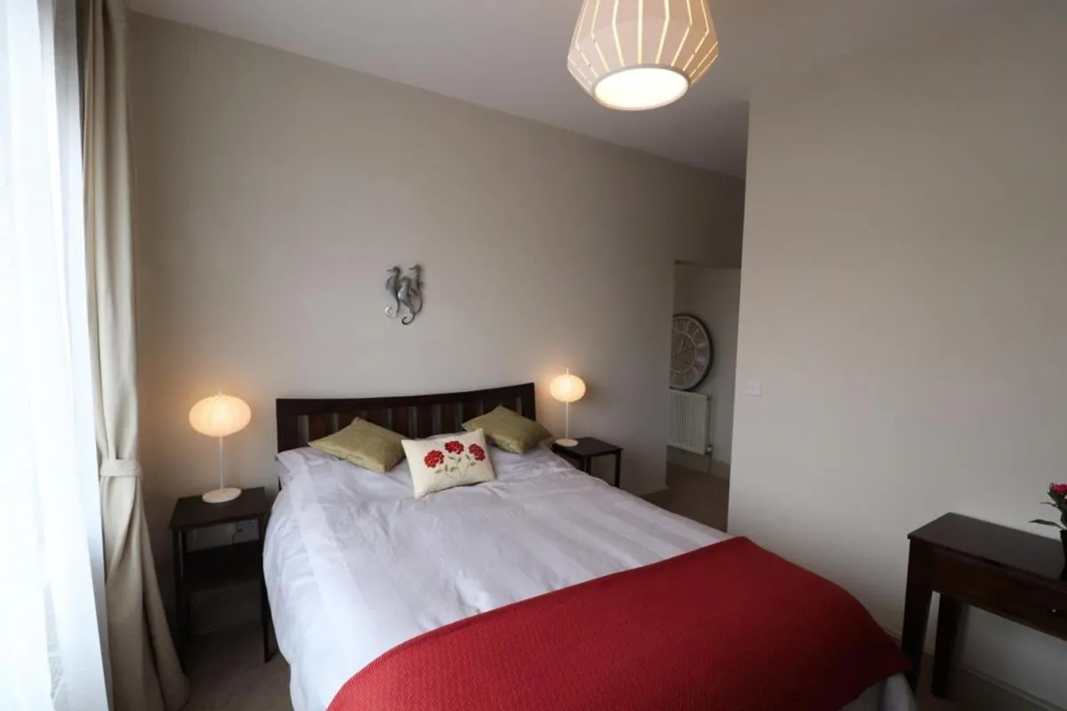 Image 5 of Stylish light-filled 1 Bedroom Flat In Hammersmith