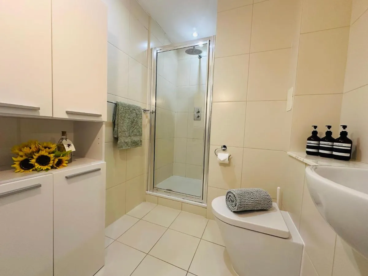 Image 3 of Stylish, modern apartment in Central London