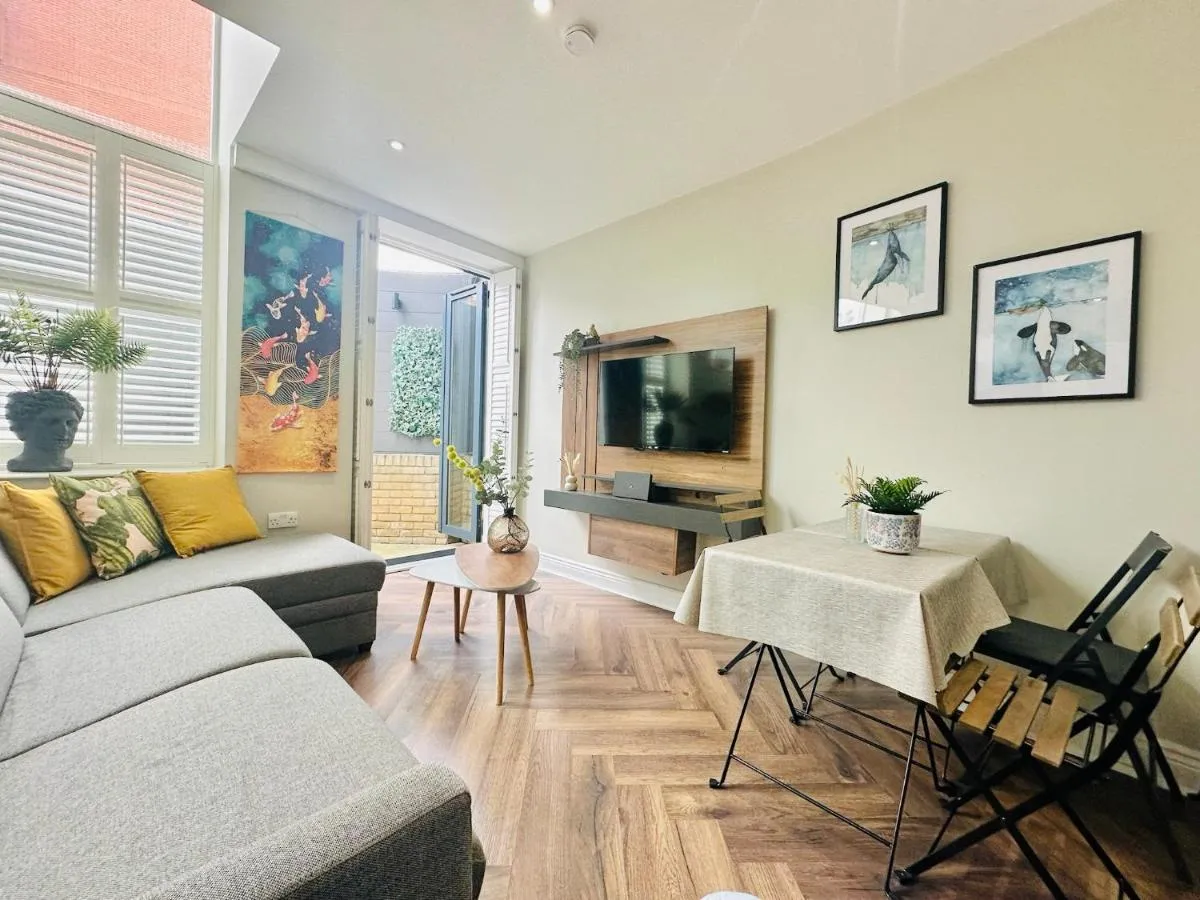 Image 5 of Stylish, modern apartment in Central London