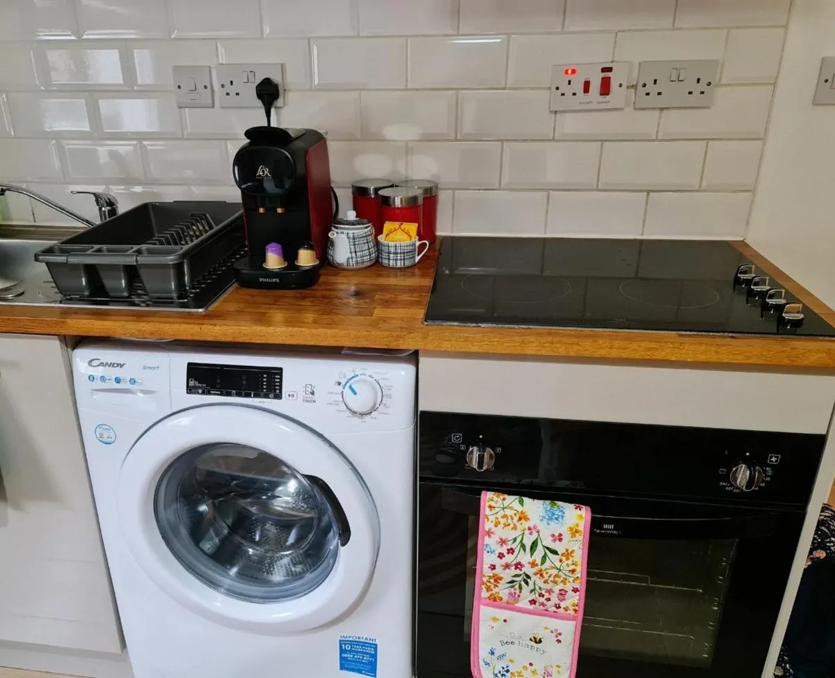 Image 4 of Stylish studio – private bathroom, 15mins to Central London!