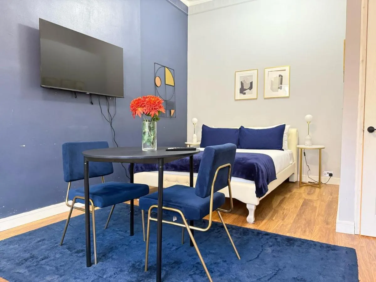 Image 3 of Stylish studio for 3 near Regent’s Park n3