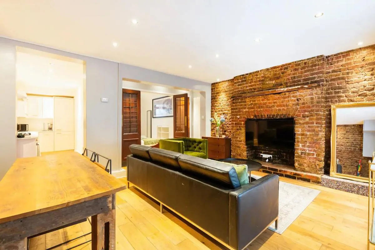 Image 4 of Stylishly large Camden apartment B1