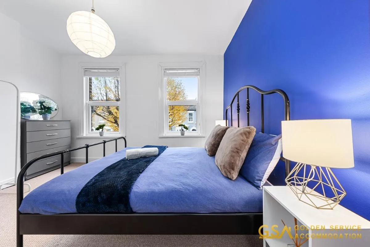 Image 3 of Stylist and Cosy 3 Bed House Leytonstone Sleeps 7