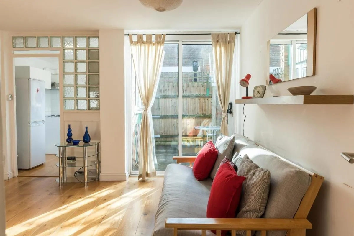 Image 3 of Super 1BD Garden Flat Islington London