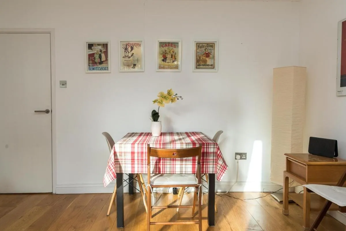 Image 4 of Super 1BD Garden Flat Islington London