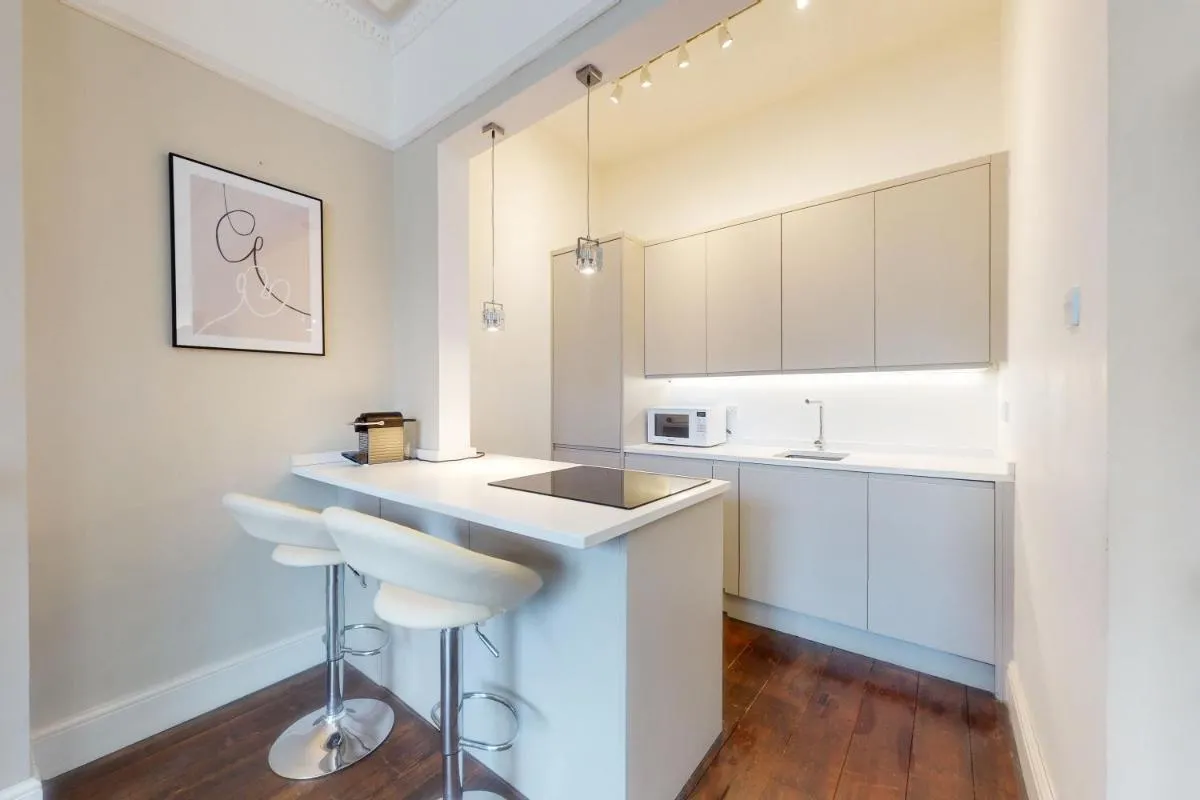 Image 4 of Super 1 Bedroom Flat in Hendon near Middlesex University with private parking