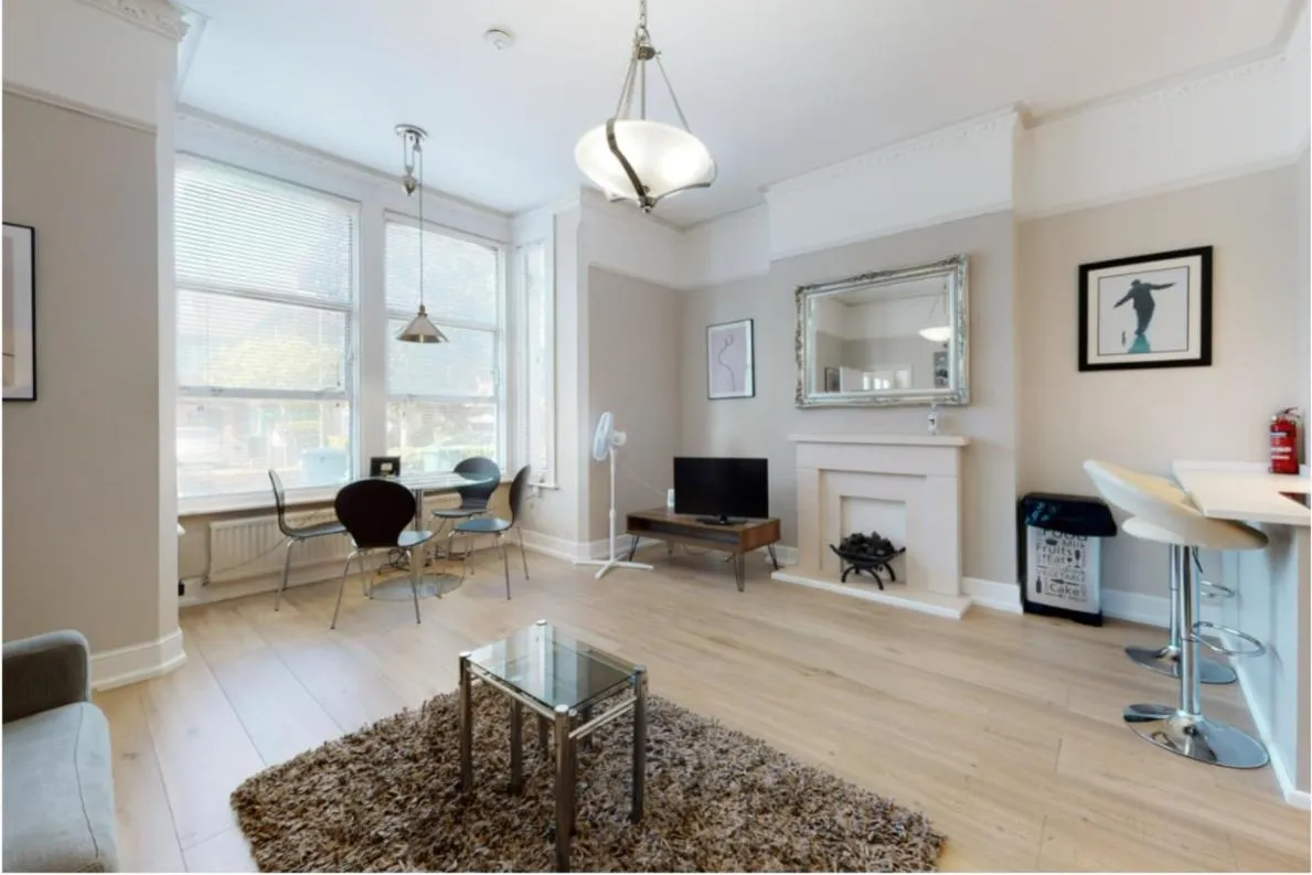 Image 5 of Super 1 Bedroom Flat in Hendon near Middlesex University with private parking