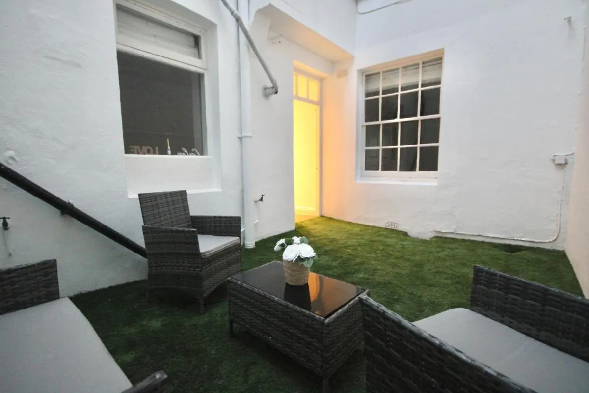 Image 5 of Superb flat near Victoria station