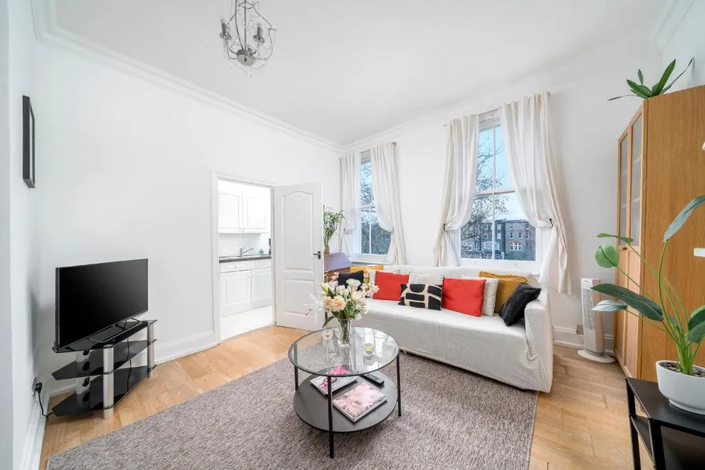 Superb location, Relaxing garden views, Stylish 2-3 bed, 2 minutes to Tube