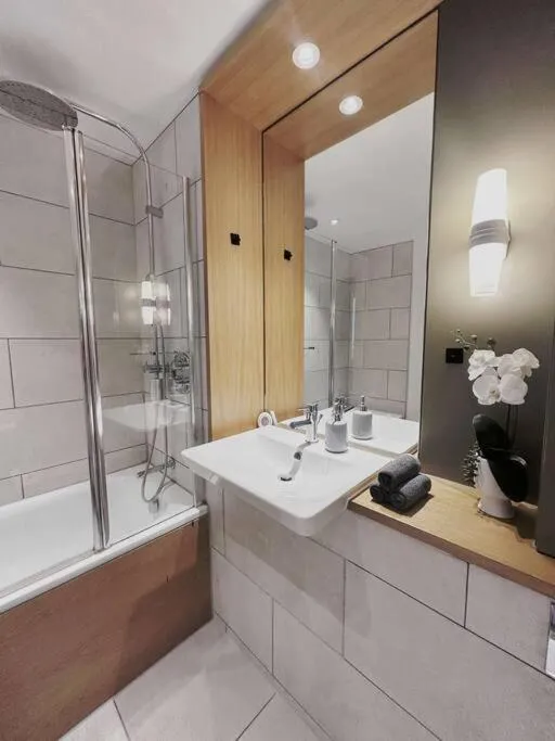 Image 4 of Superb luxury 1Bed Apartment