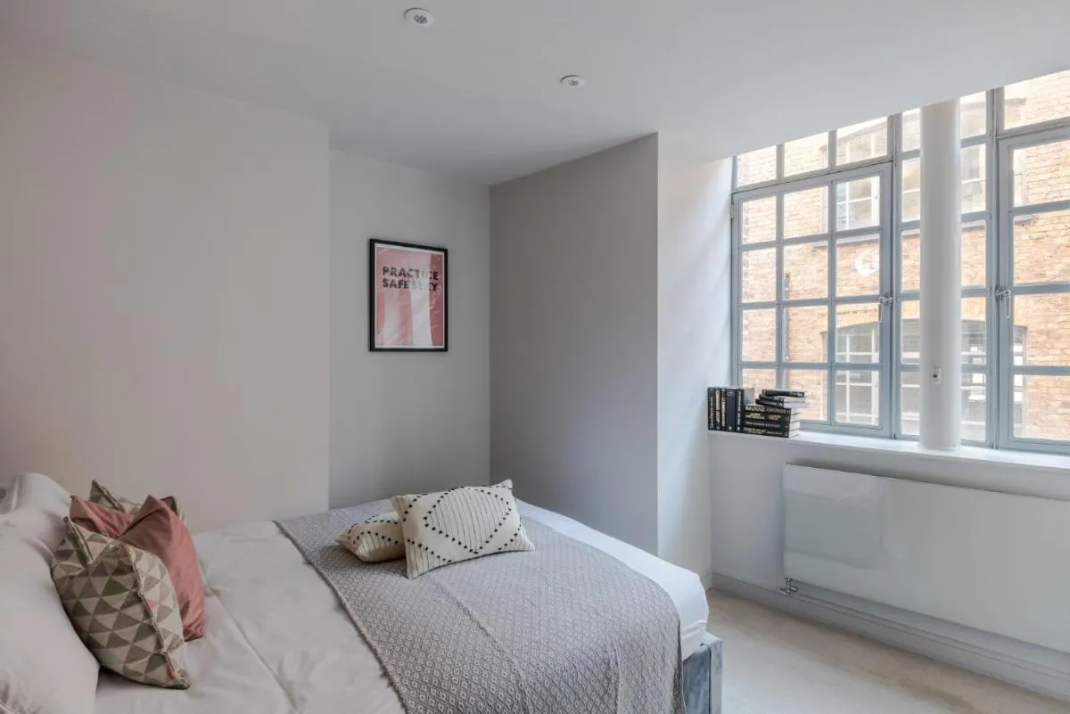 Image 5 of Sweet Dreams – Farringdon – by Frankie Says