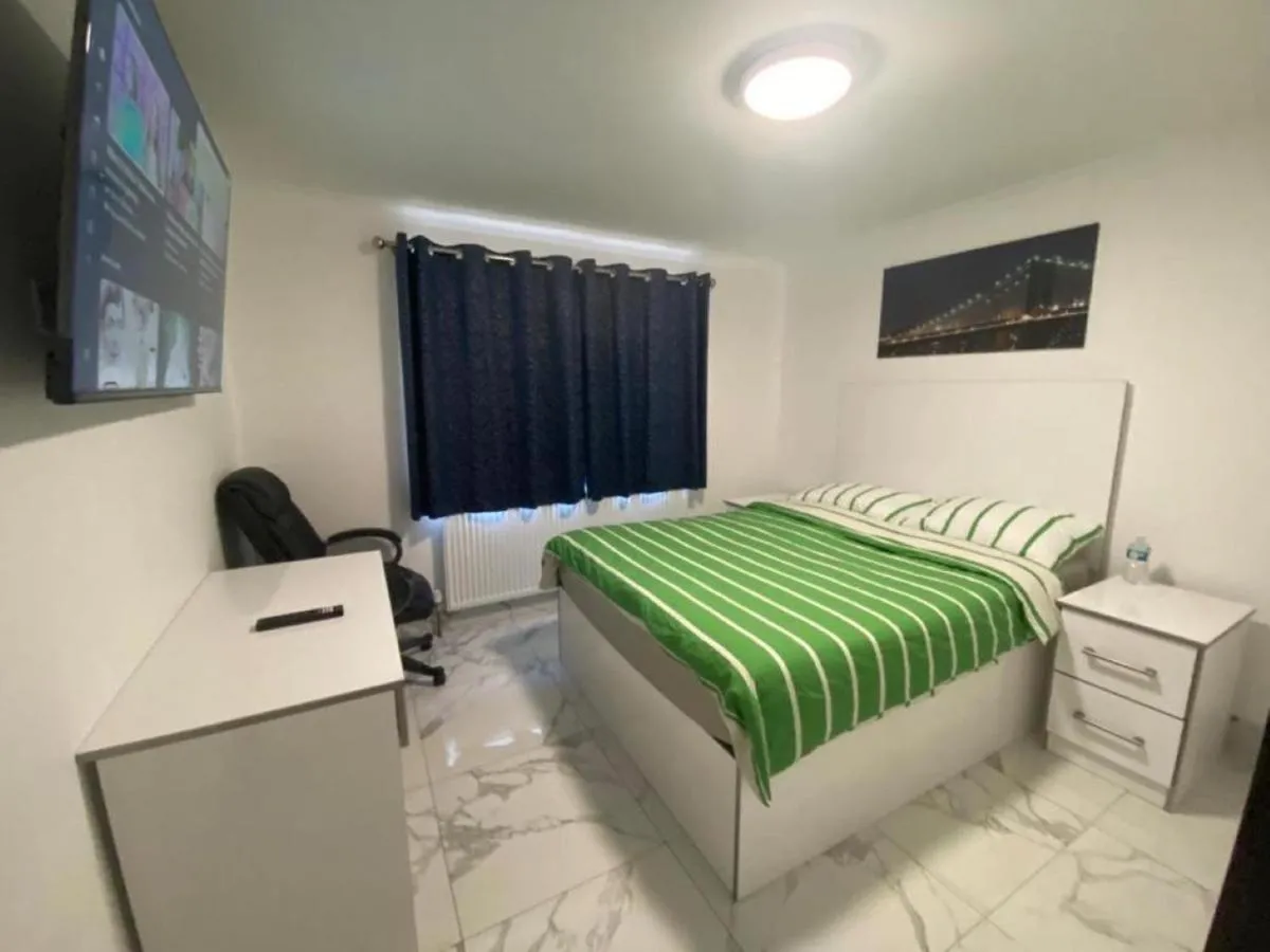 Image 2 of THE ROYAL BOUTIQUE PICCADILLY LODGE by LONDON SLEEP 6