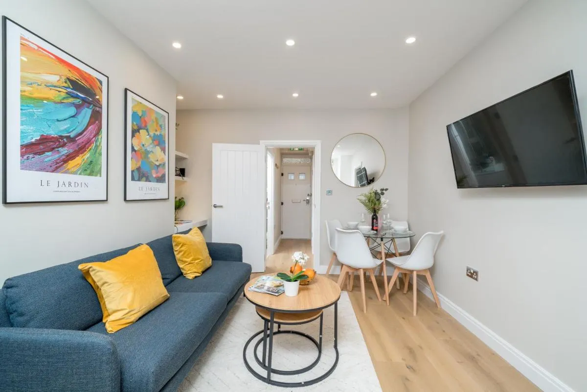 Image 4 of Tabard House Apartment London Bridge In City Of London