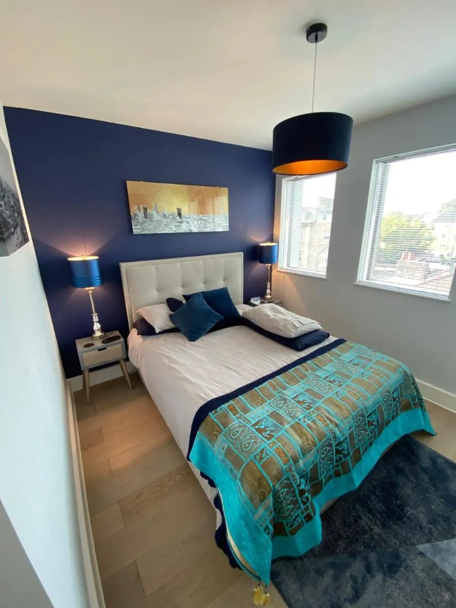 Image 3 of Tasteful 2BD Flat wOpen Plan Living – Blackheath!