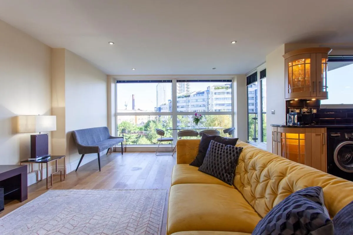 Image 5 of Thames View Apartment, Imperial Wharf