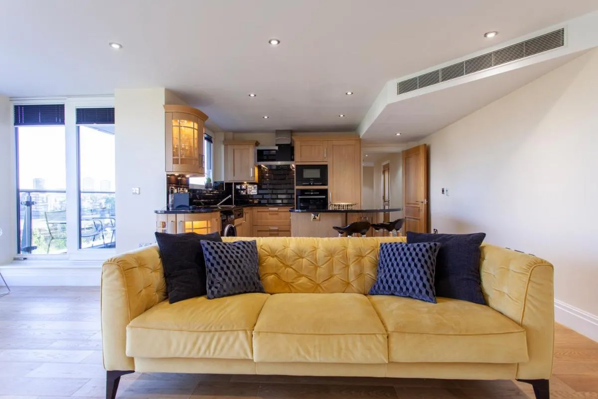 Image 4 of Thames View Apartment, Imperial Wharf
