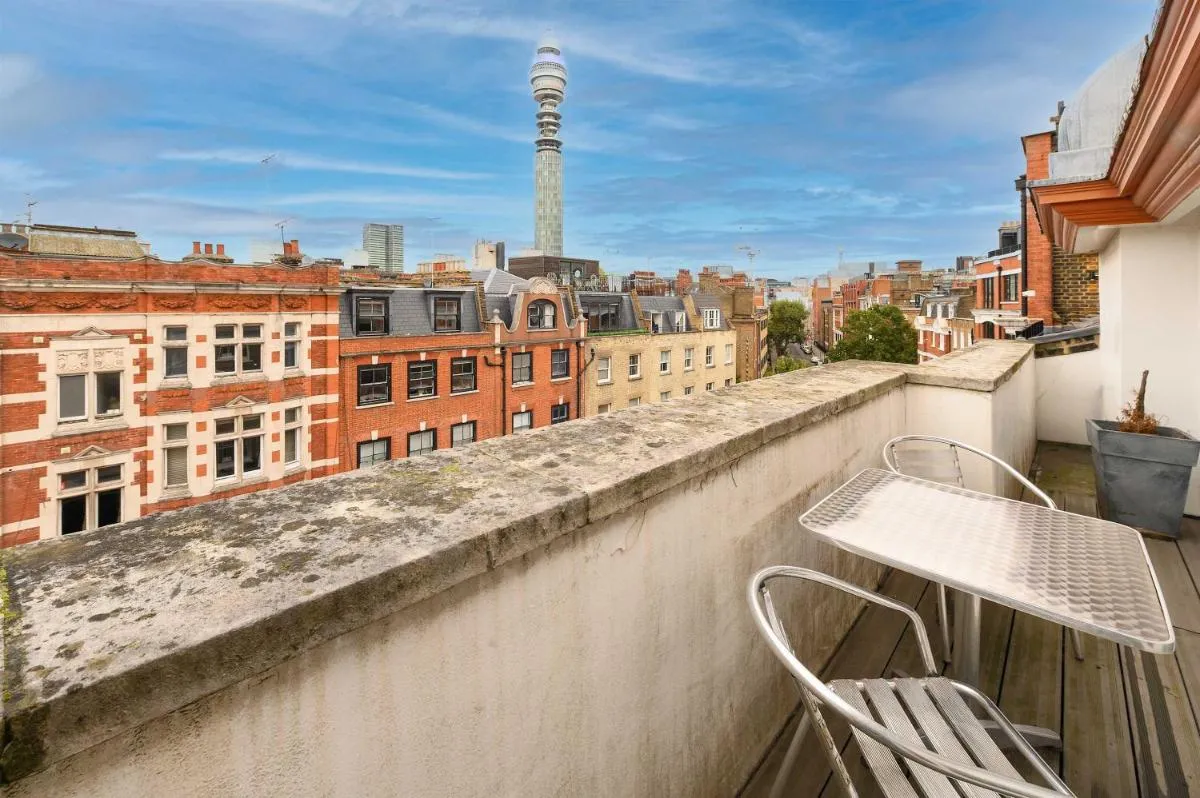 Image 3 of The Aristocrat – Fitzrovia – by Frankie Says