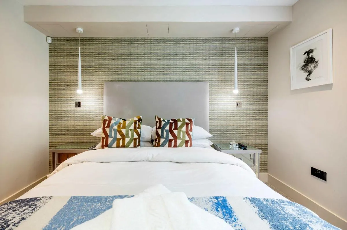 Image 4 of The Bohemian Rhapsody, Hampstead – by Out of office Lifestyle