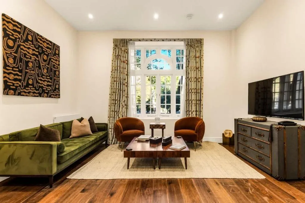 Image 1 of The Chic Retreat
