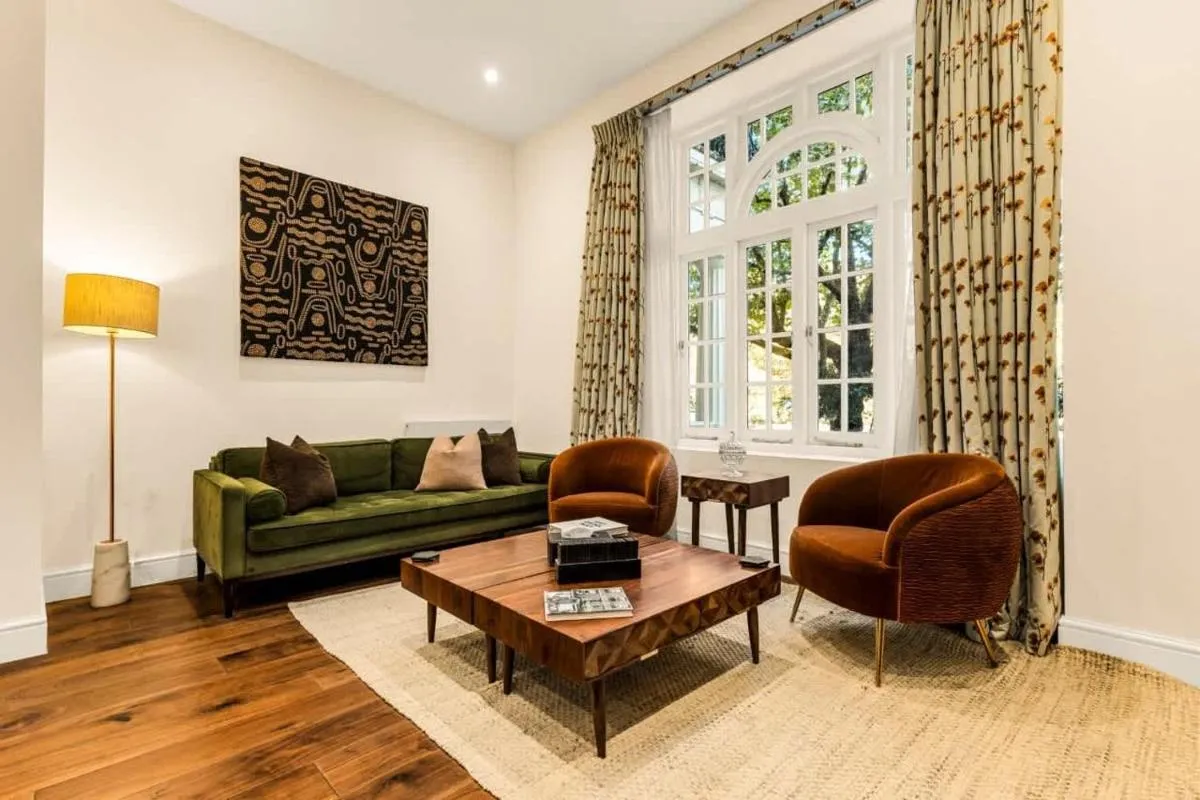 Image 3 of The Chic Retreat