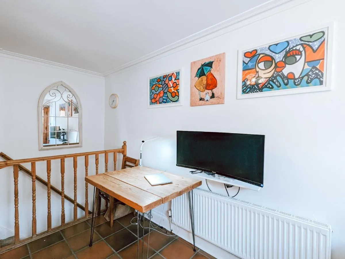 Image 5 of The Clapham Apartment with Private Patio