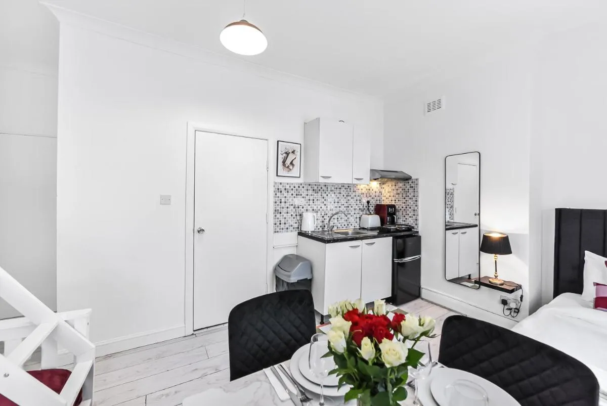 Image 2 of The Classic London Stay 4 mins Kings Cross 6 mins London Central