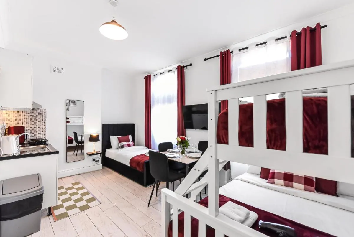 Image 3 of The Classic London Stay 4 mins Kings Cross 6 mins London Central