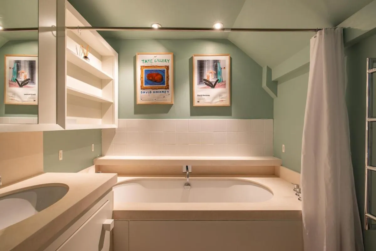 Image 4 of The Colouring Book 3 Bedroom Home in Notting Hill
