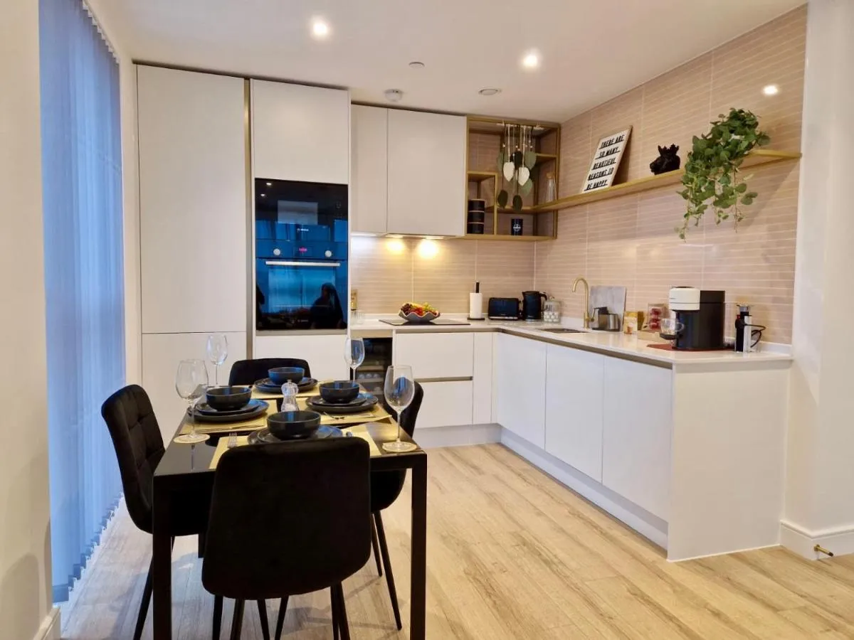 Image 4 of The Cozy Cloud – Modern Apartment- Wembley stadium- Parking